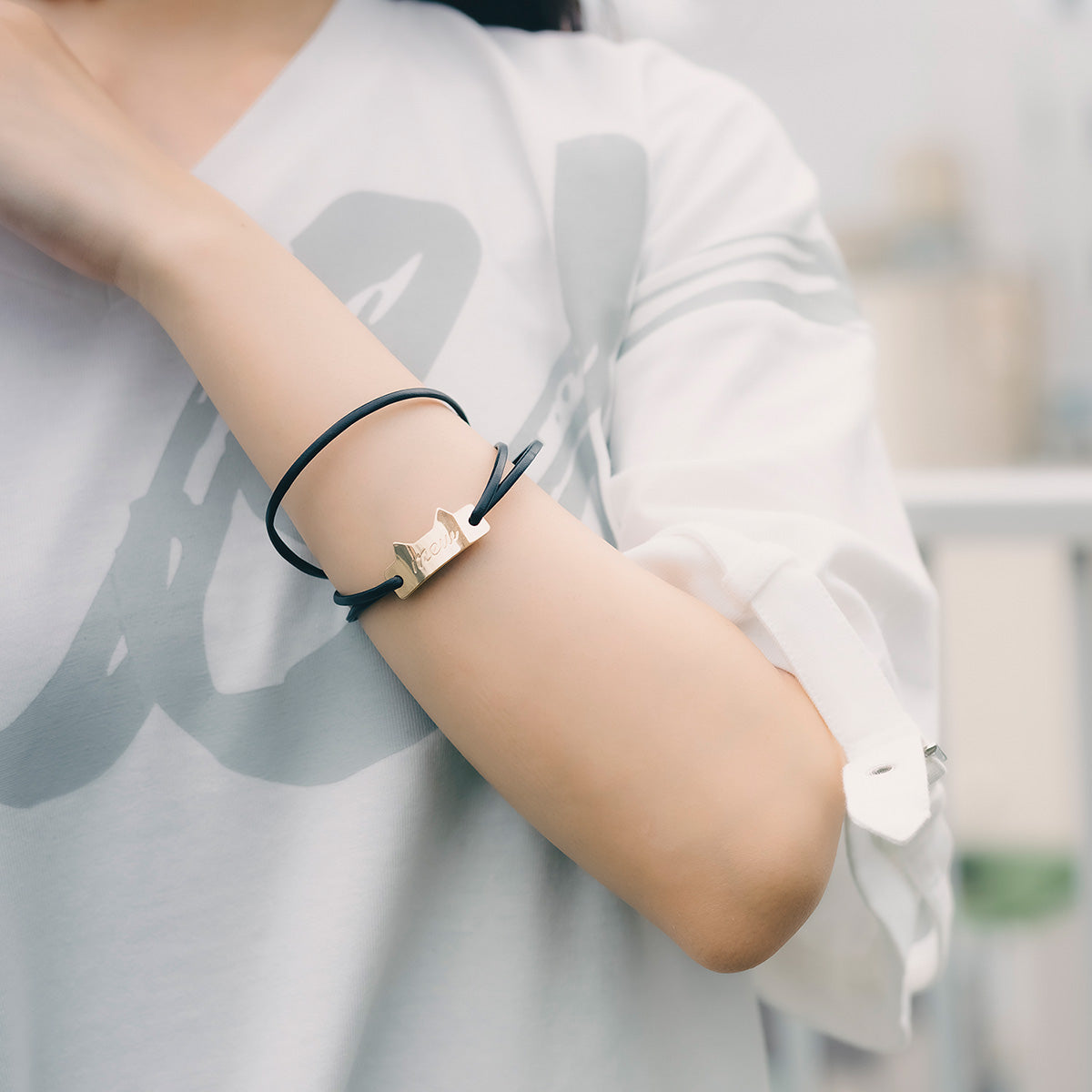 【mew】レザーコードブレスレット(GLD)